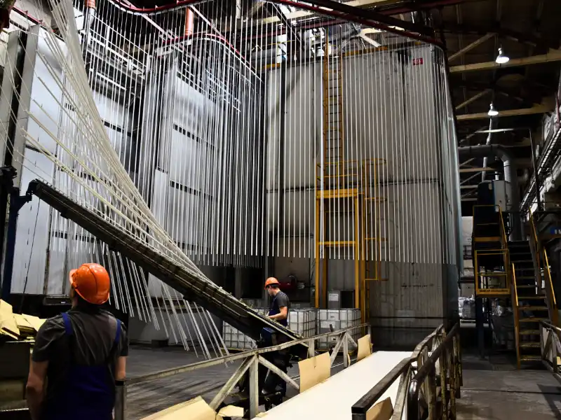 Aluminum profile vertical anodizing and spraying production line, aluminum window and door surface treatment factory