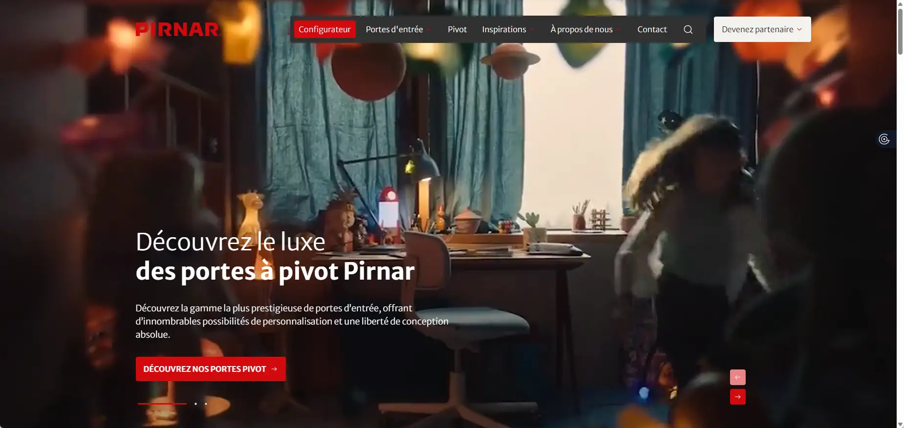 Pirnar luxury pivot door website interface.