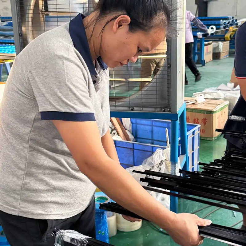 custom-aluminum-door-window-packaging